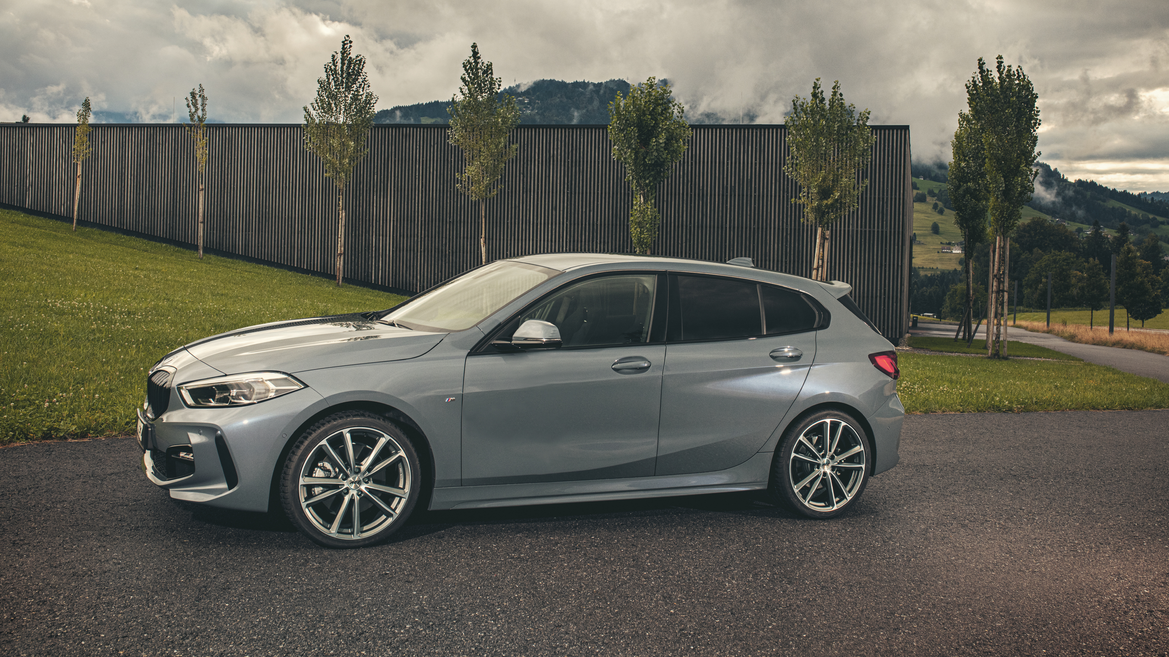 BMW 1-serie med AEZ Tioga titan fälgar från OCL Brorssons