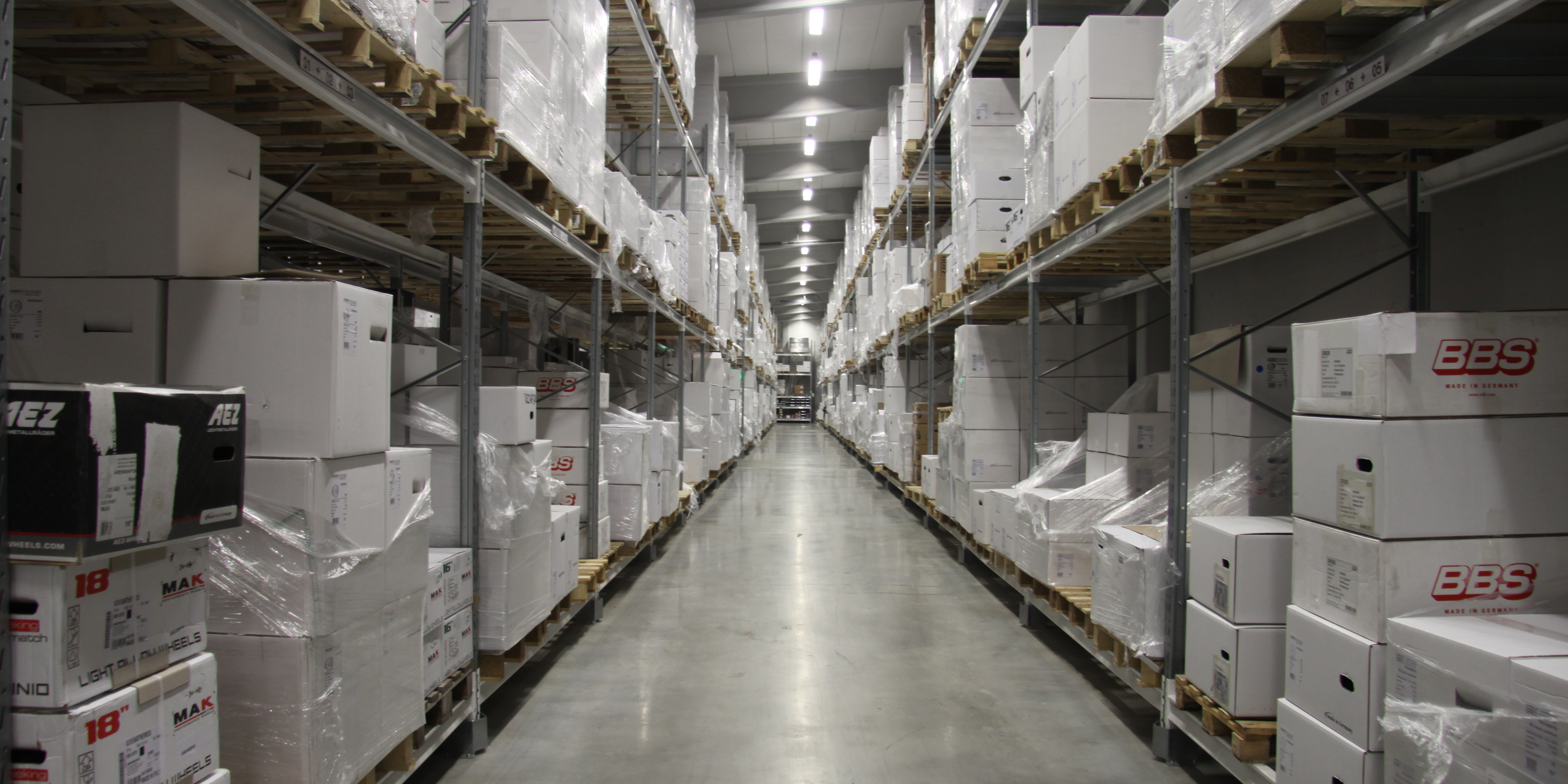 OCL Brorssons Fälgspecialisten Lager I Norrköping0046