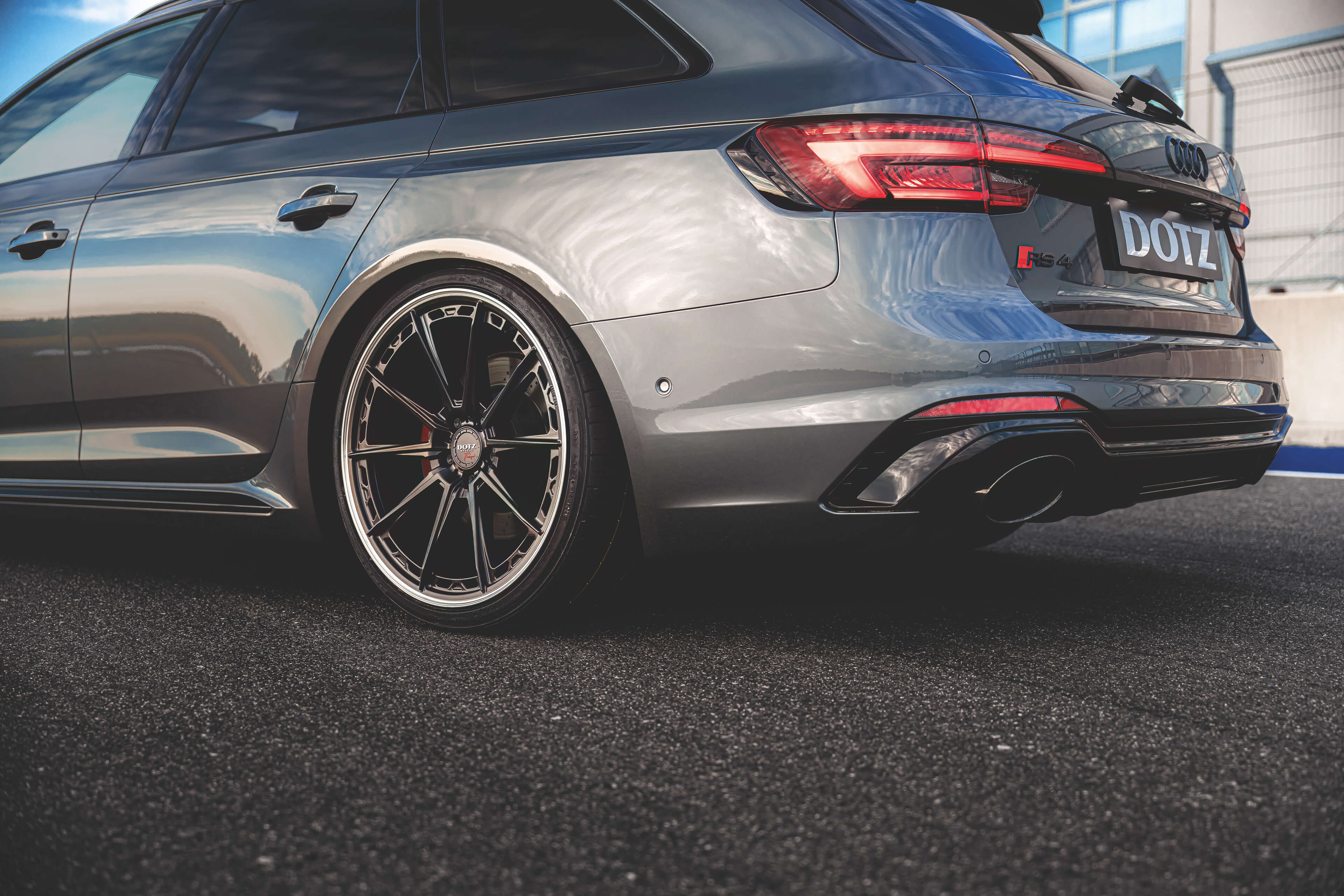DOTZ Sonoma dark AUDI RS4 rear