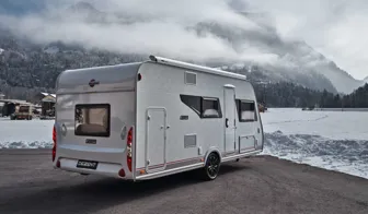 DEZENT TV-Trailer black Caravan Heck