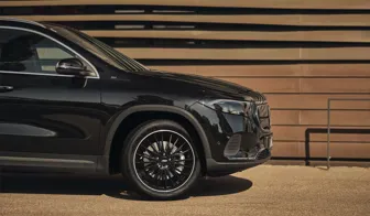 AEZ Berlin black Mercedes EQA Seite