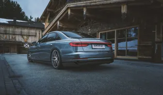 DOTZ LagunaSeca dark Audi A8 rear