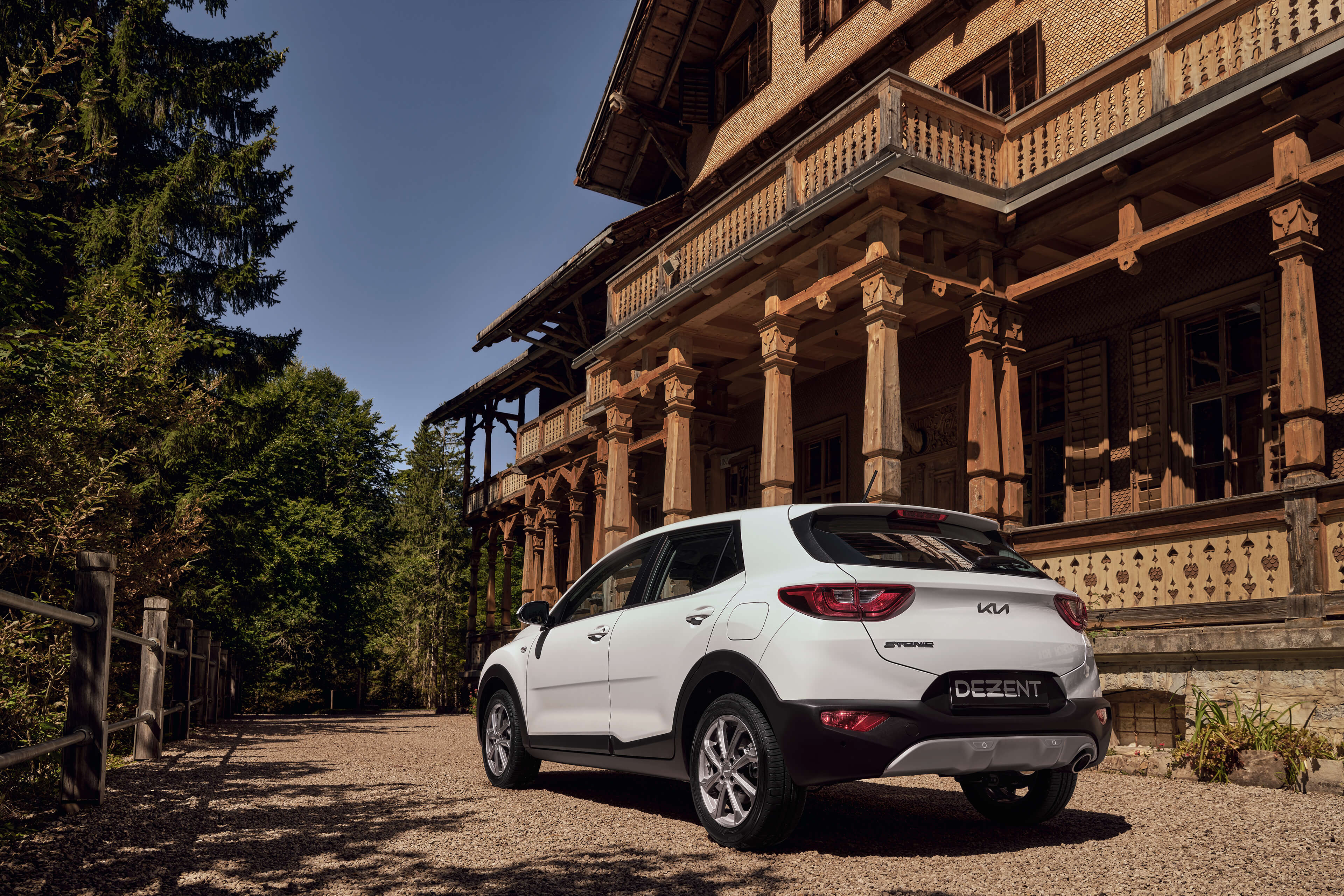 DEZENT KT graphite Kia Stonic Heck