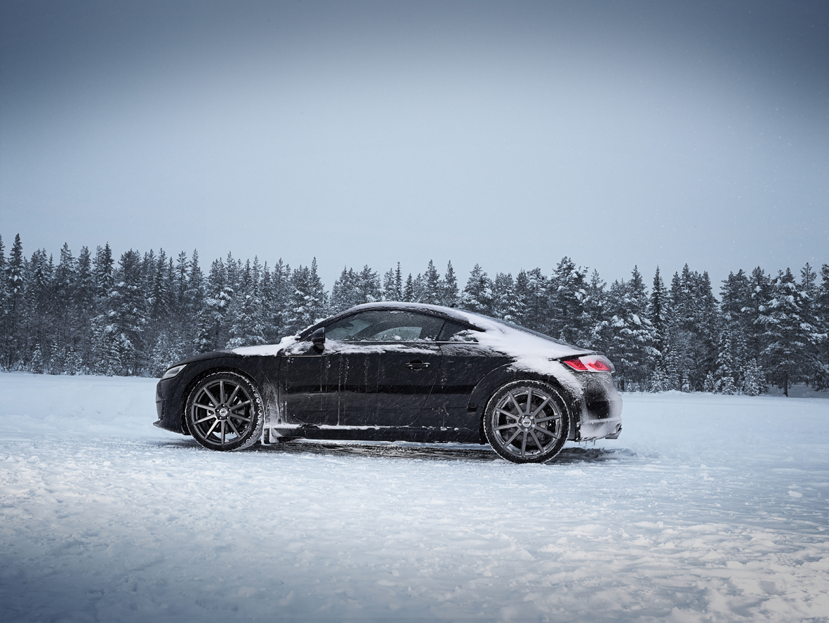 AEZ Straight Dark AUDI Winterpic 08