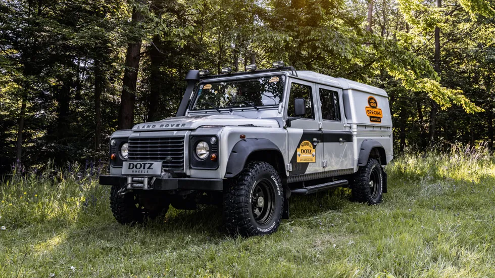 DOTZ 4X4 Dakar Dark Camper VWT6 Imagepic04