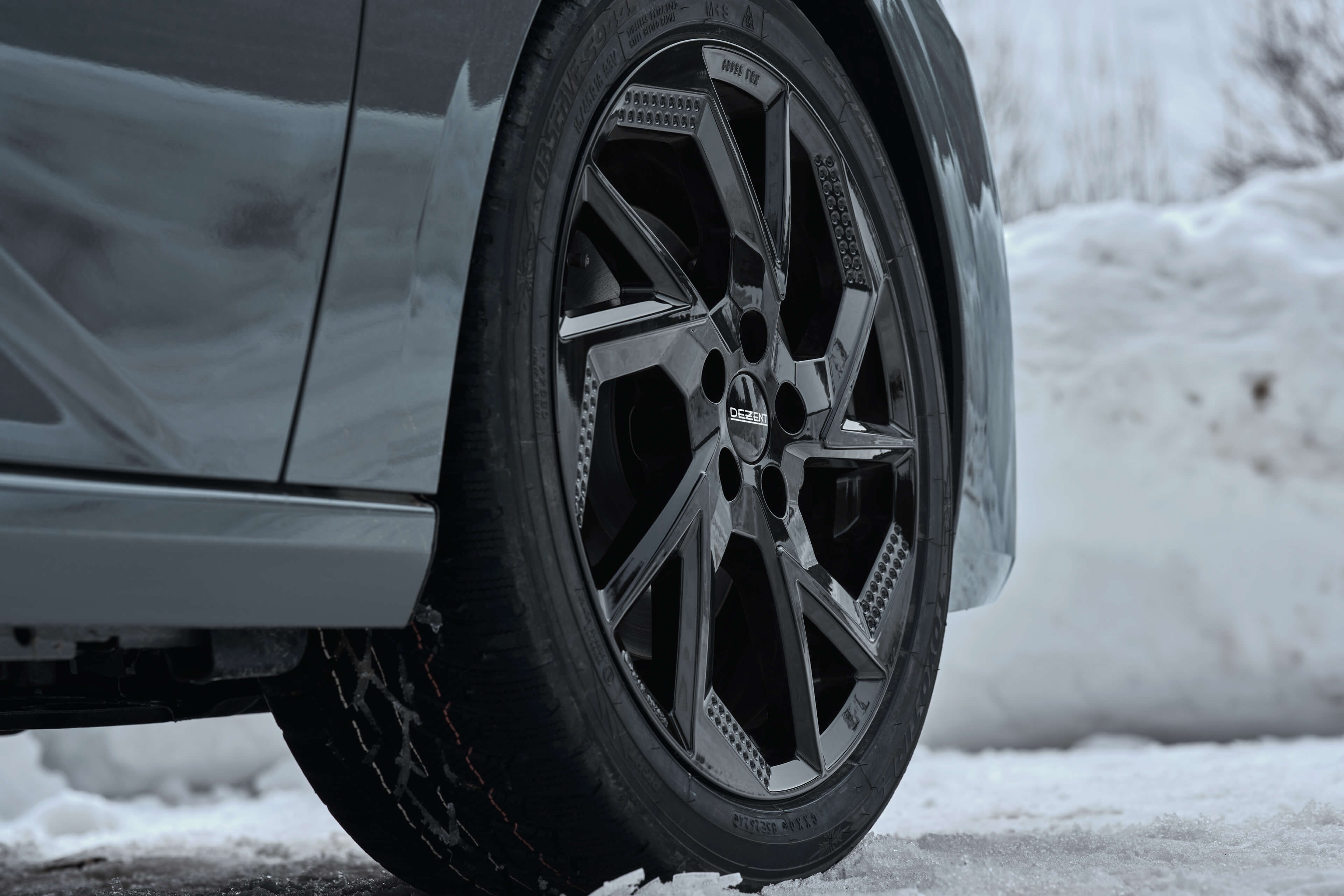 DEZENT AP black Peugeot 308 detail