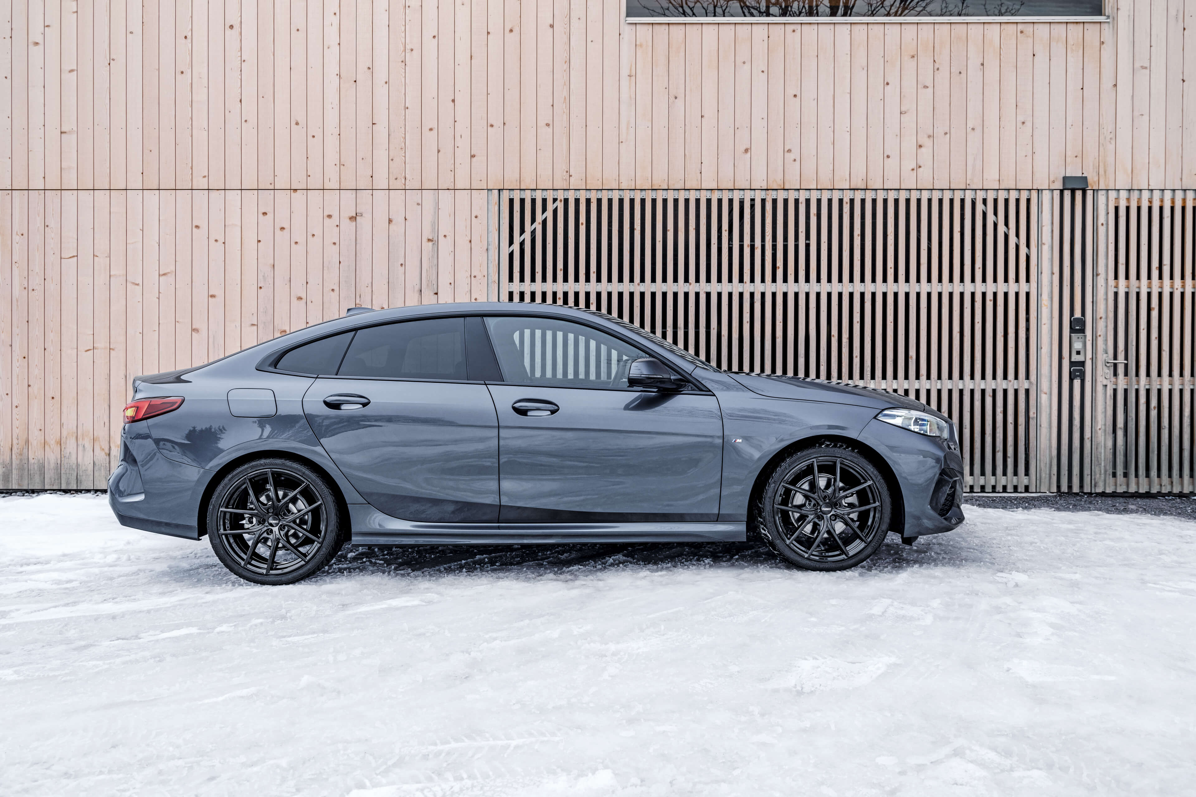 DEZENT TO black BMW2 Seite