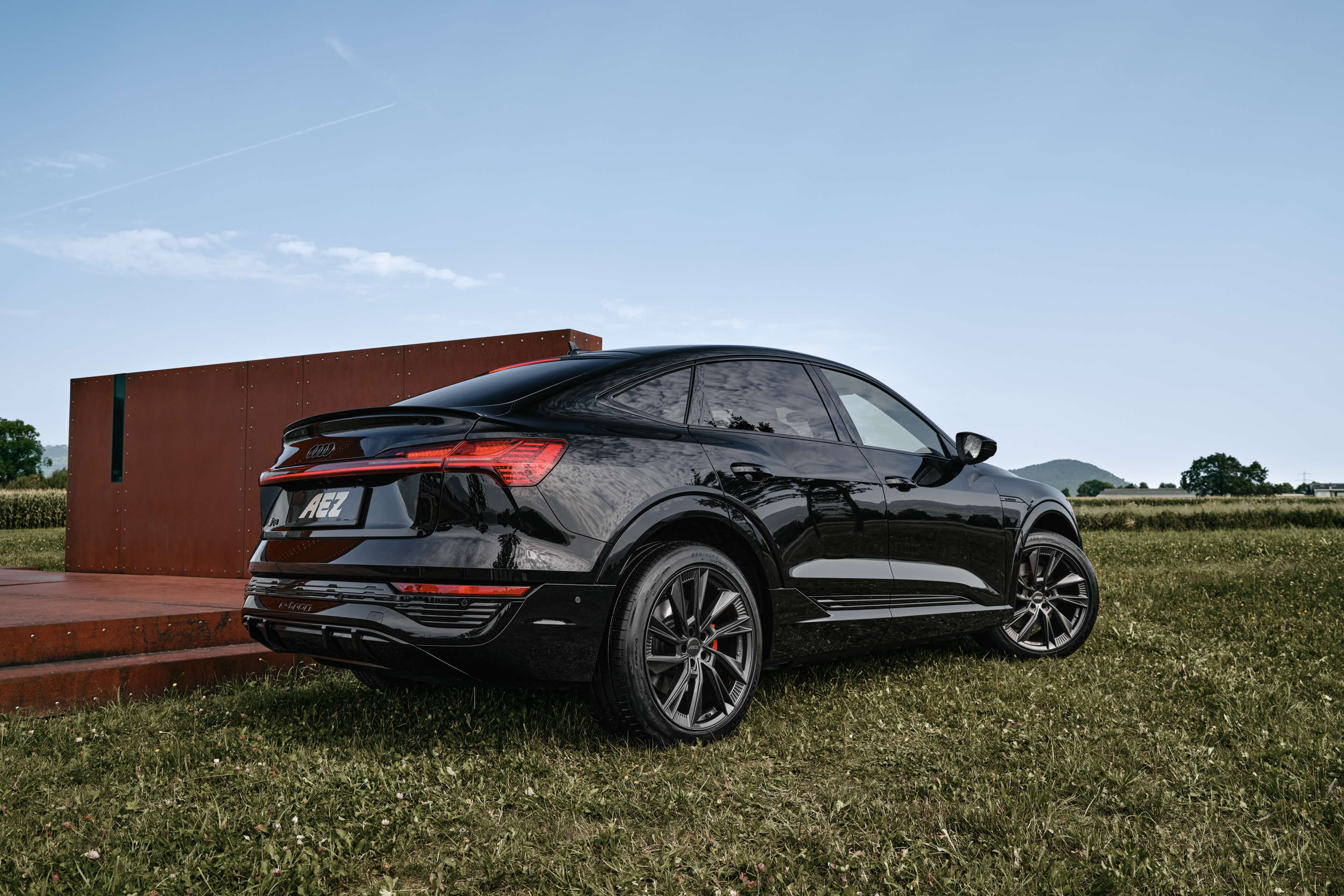 AEZ Havanna grey Audi SQ8 e-tron Heck