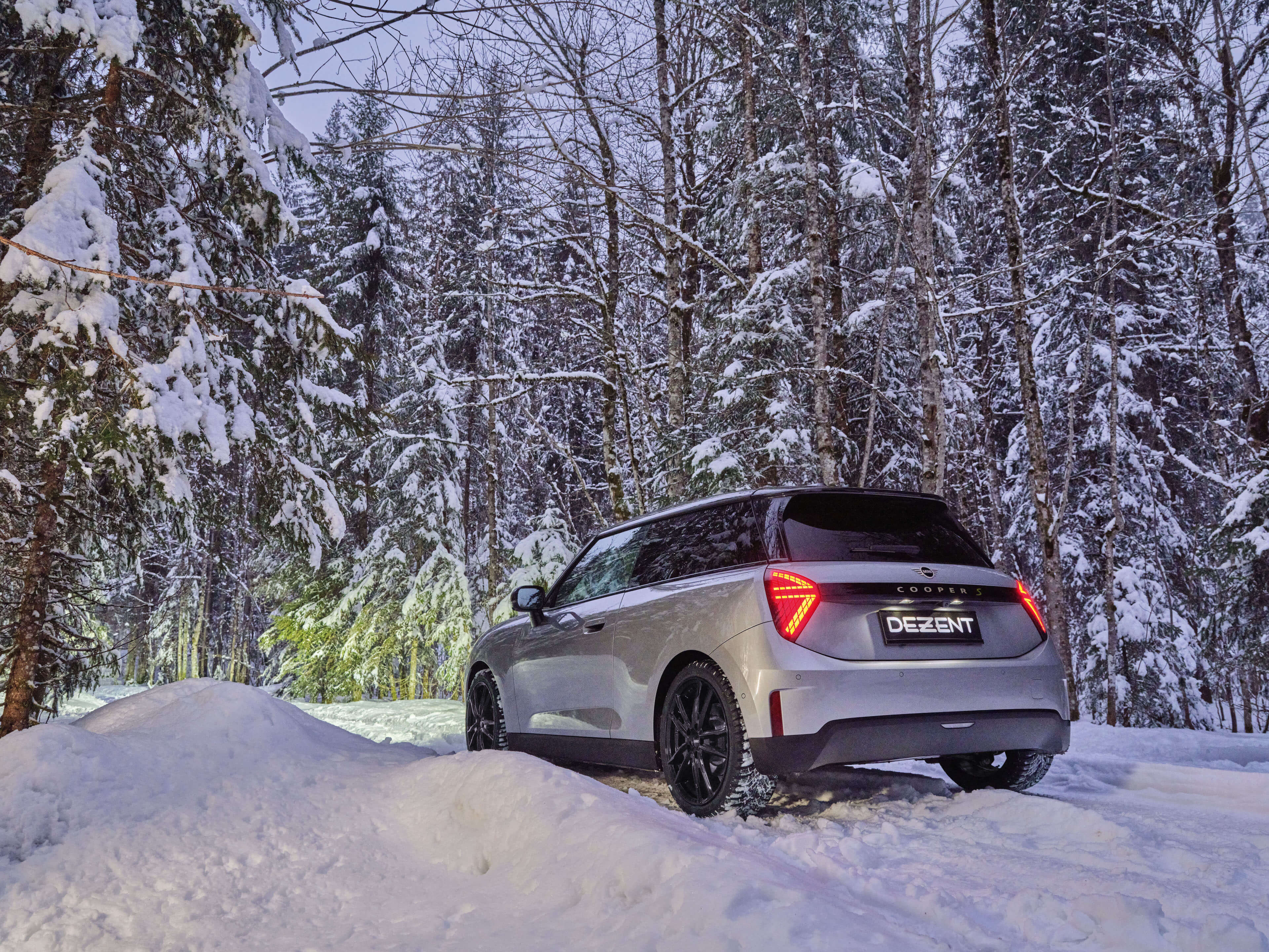 DEZENT KF Black alloy wheel on Mini Cooper