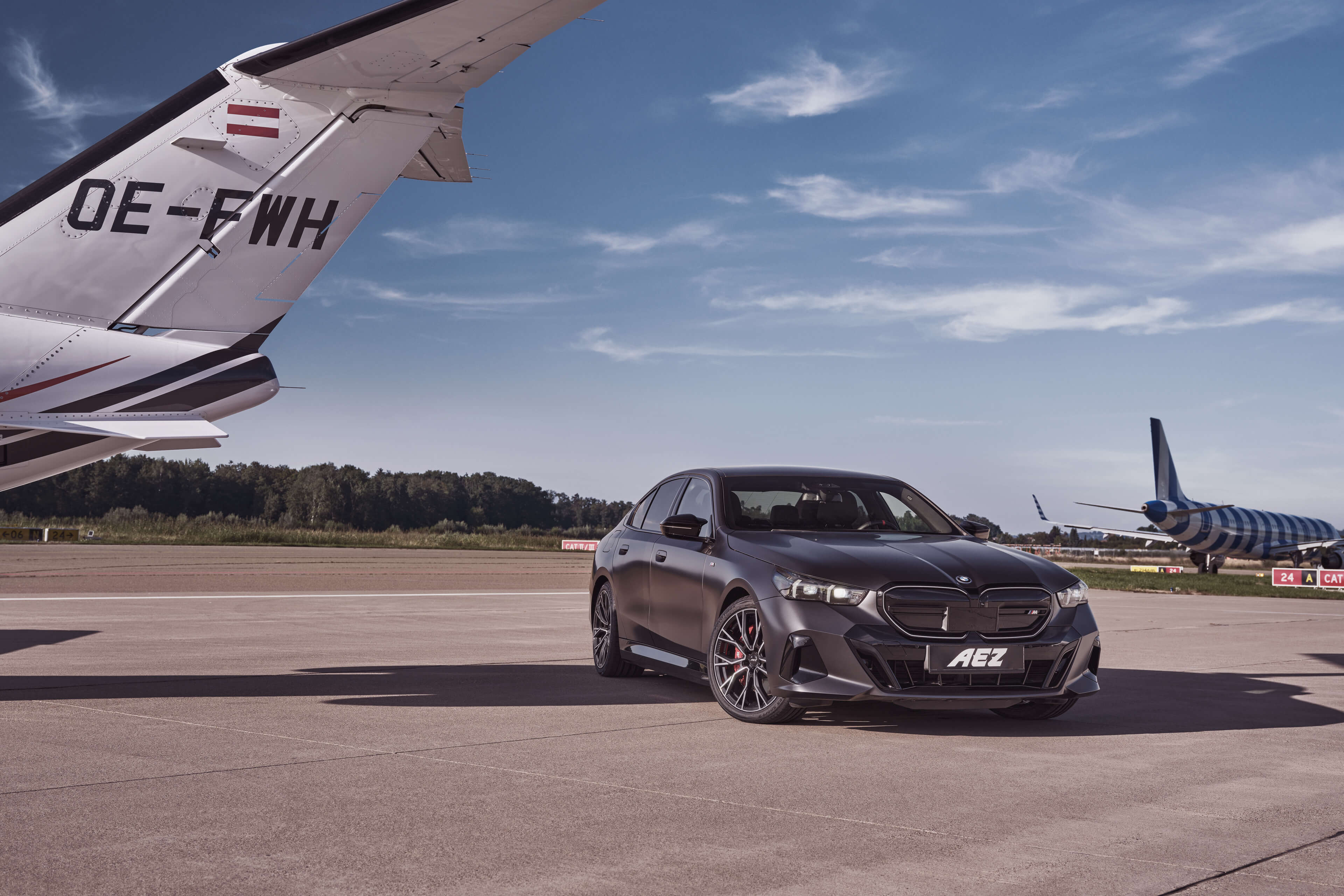 AEZ Toronto dark BMW i5 M60 Front