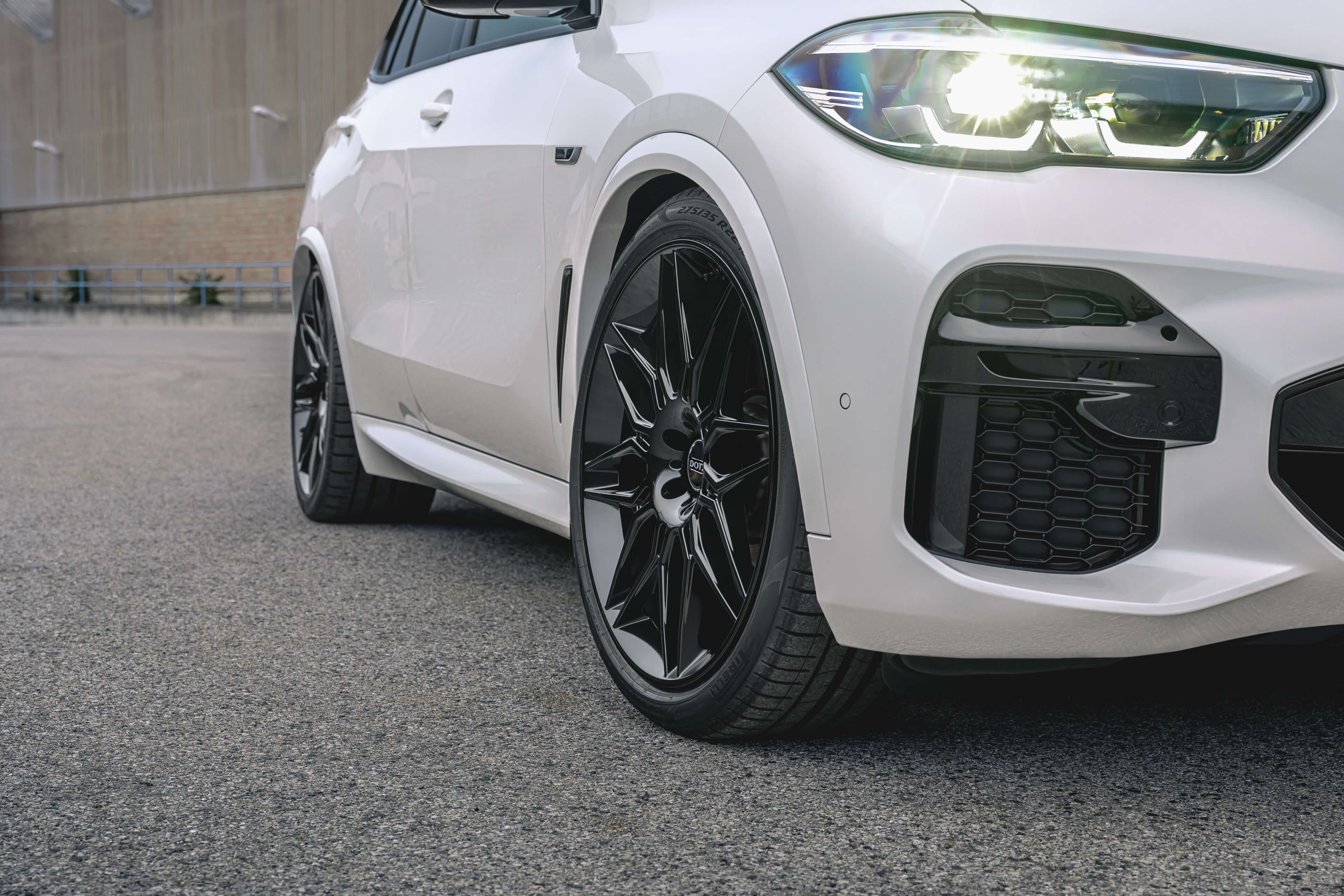 DOTZ LongBeach black BMW X5 frontal