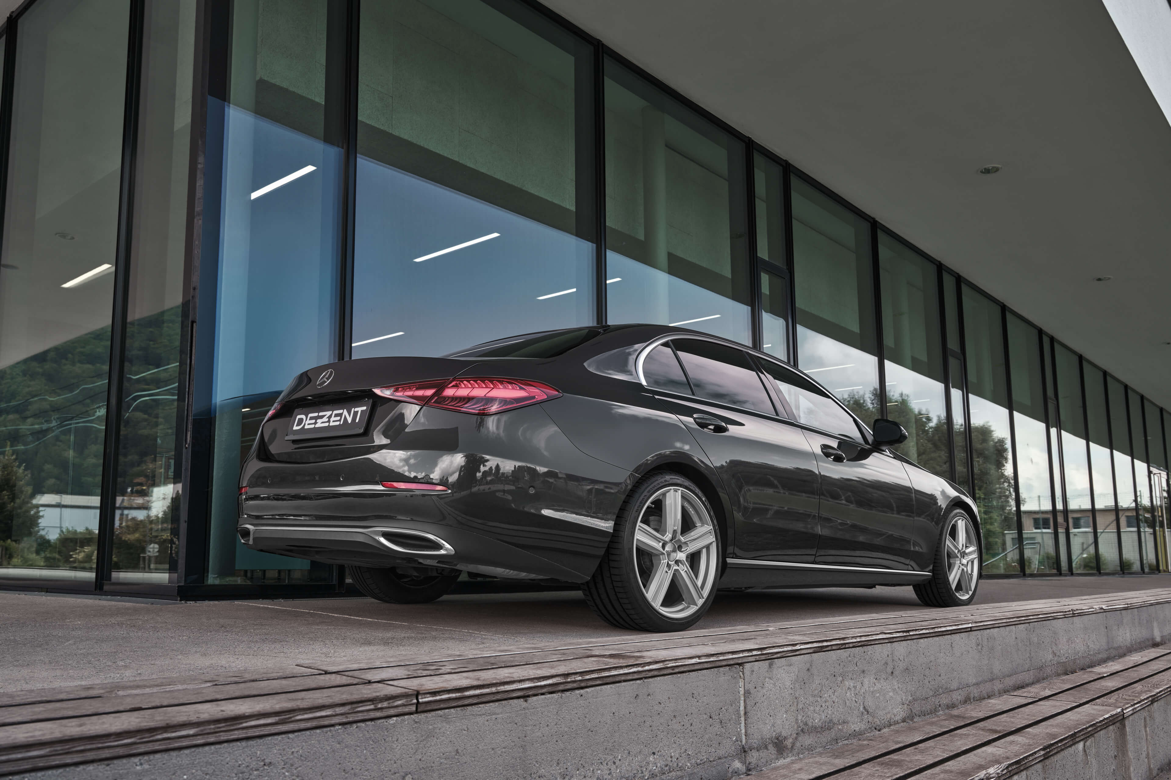 DEZENT KG silver Mercedes C-Klasse Heck