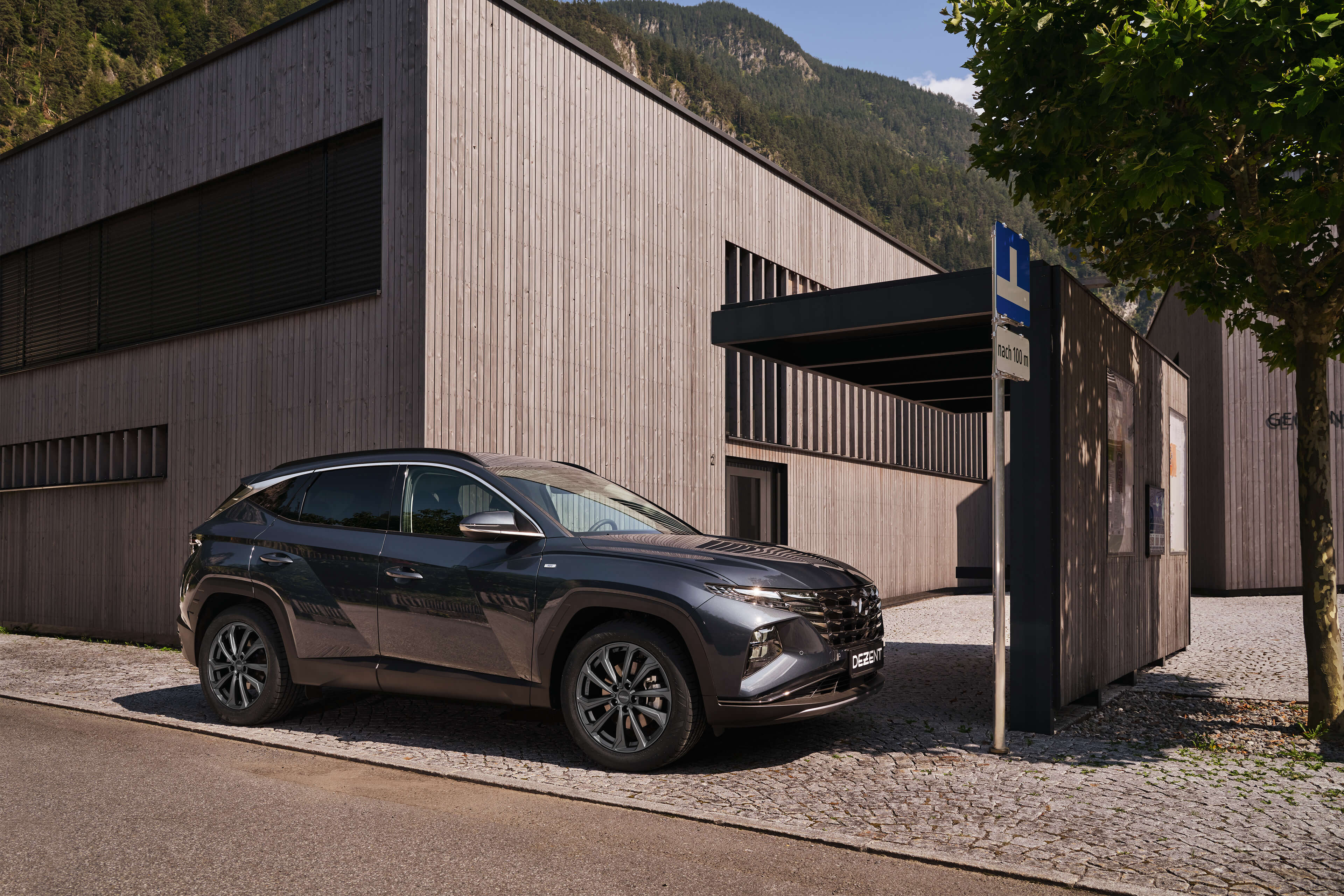 DEZENT KS graphite Hyundai Tucson side