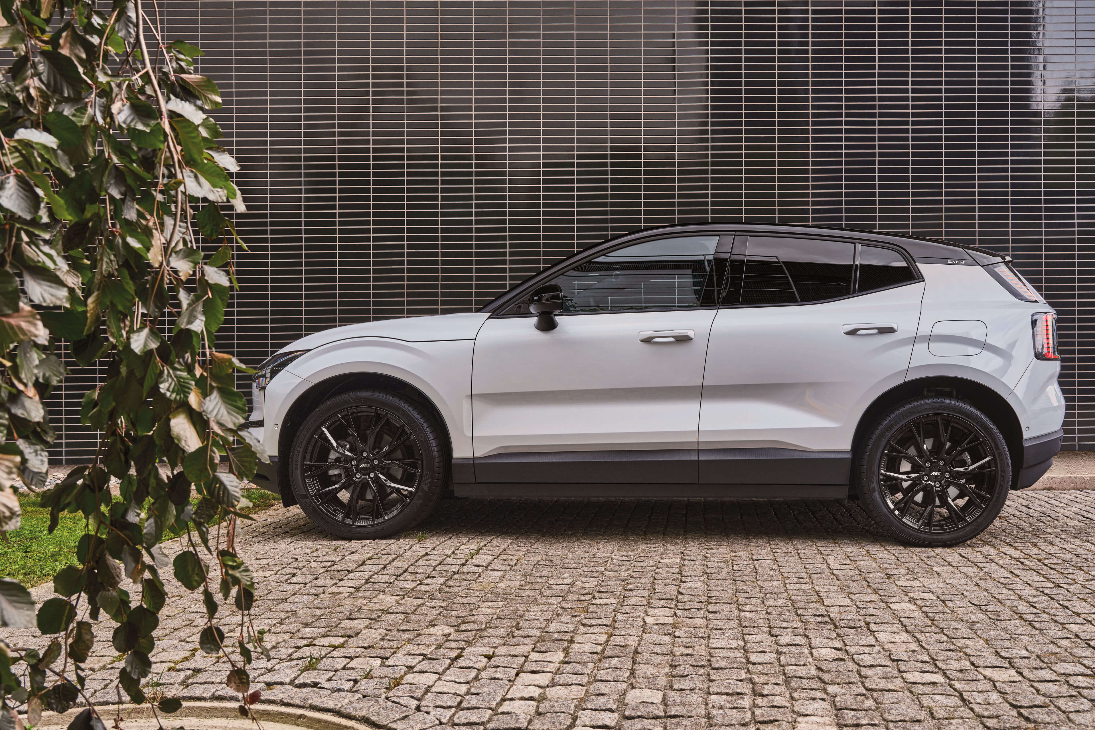 AEZ Toronto black Volvo EX30 side