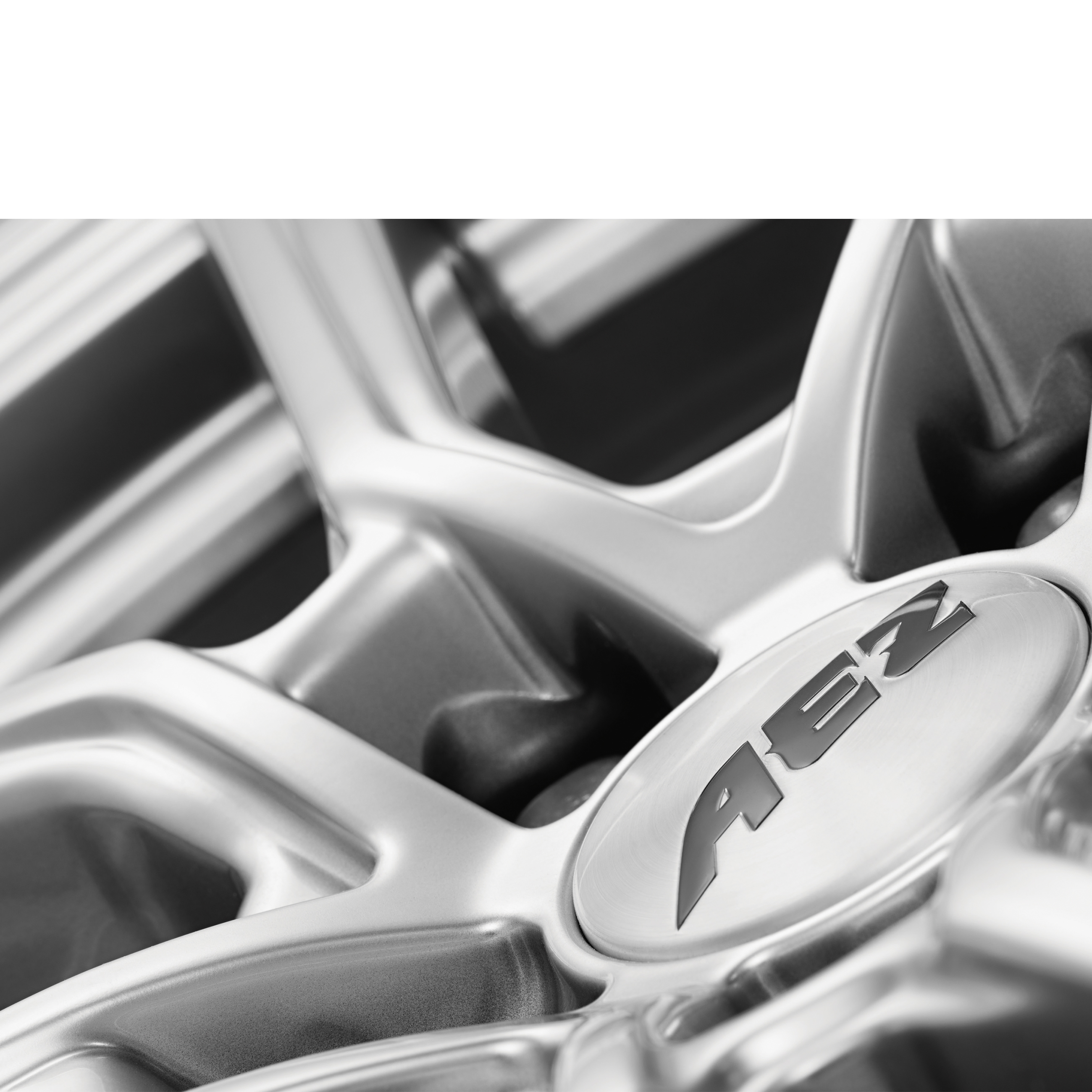 AEZ Raise high gloss Alufelge close up