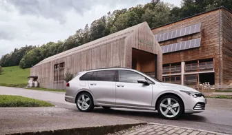 DEZENT TU silver VW Golf8 Seite