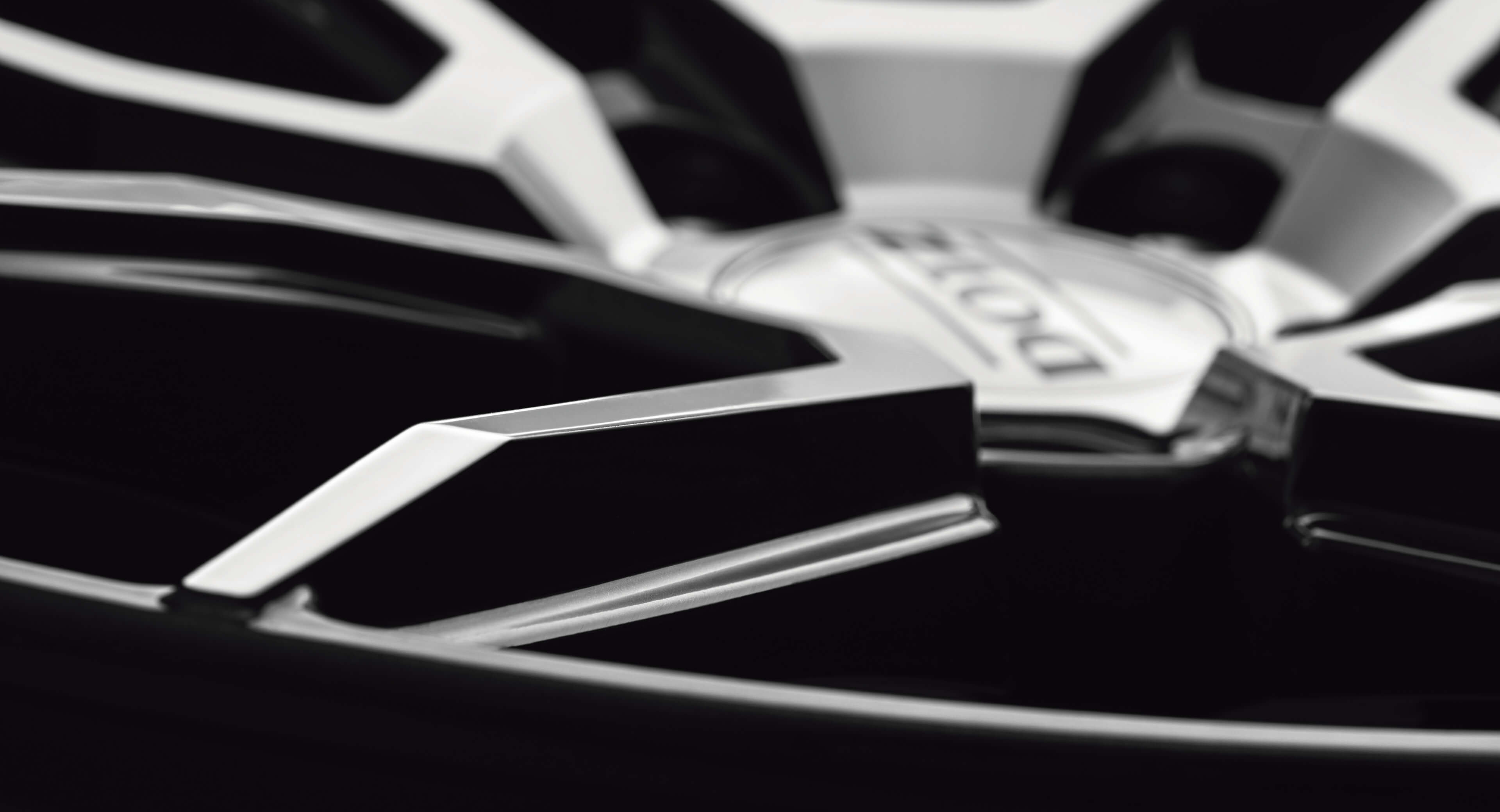 DOTZ Misano dark alloy wheel detail view