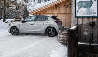DEZENT TN Black auf Opel Corsa