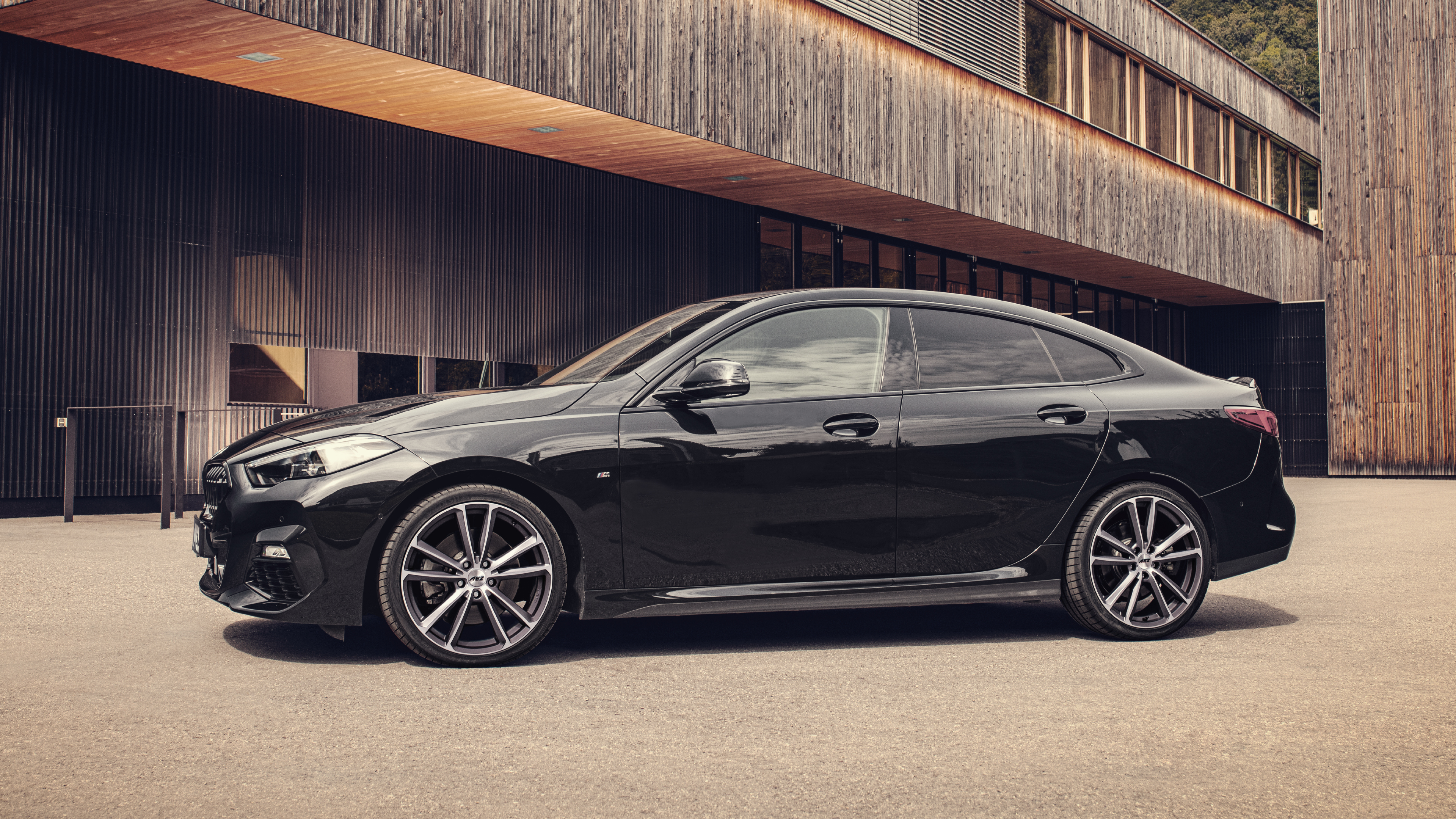 BMW 2-serie med AEZ Tioga titan fälgar från OCL Brorssons