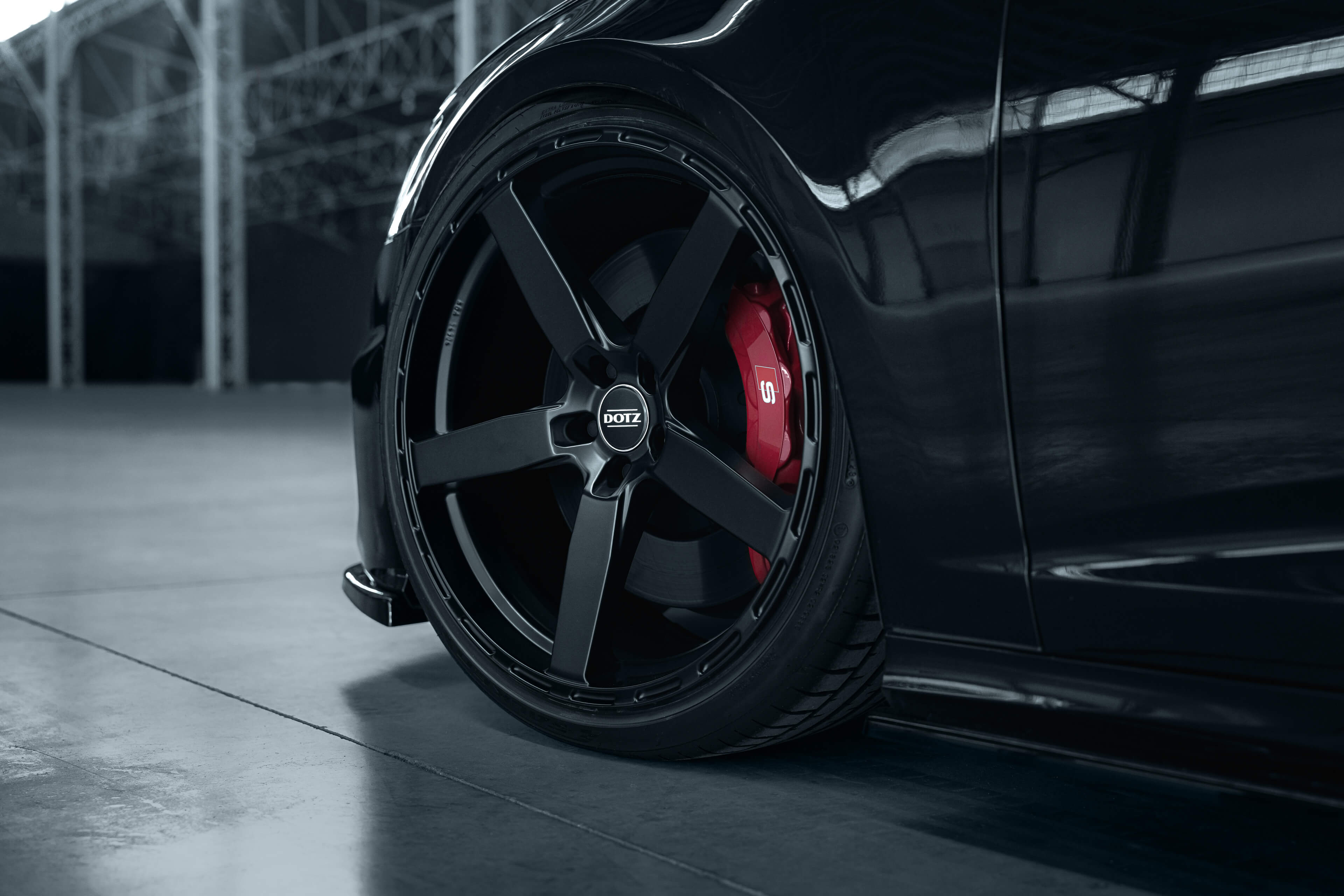 DOTZ MarinaBay black Audi A6 Seite