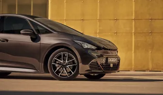 DEZENT TO dark Cupra Born side