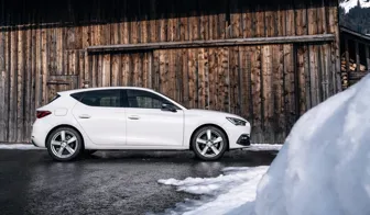 DEZENT TU Silver auf Seat Leon