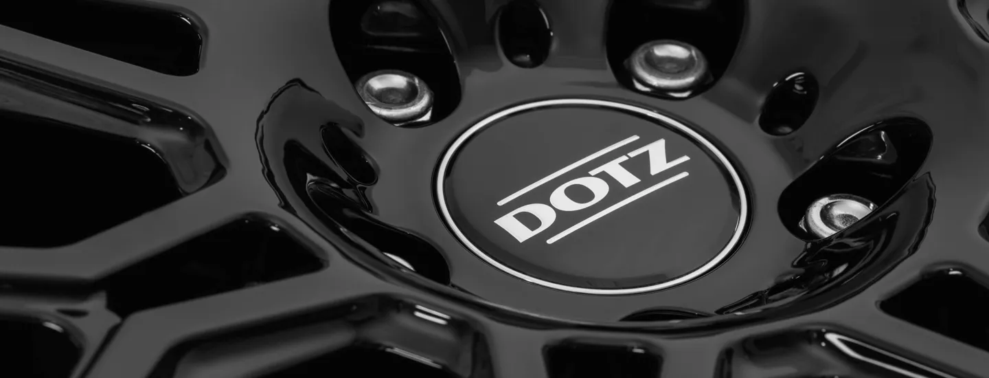 DOTZ LongBeach dark detail