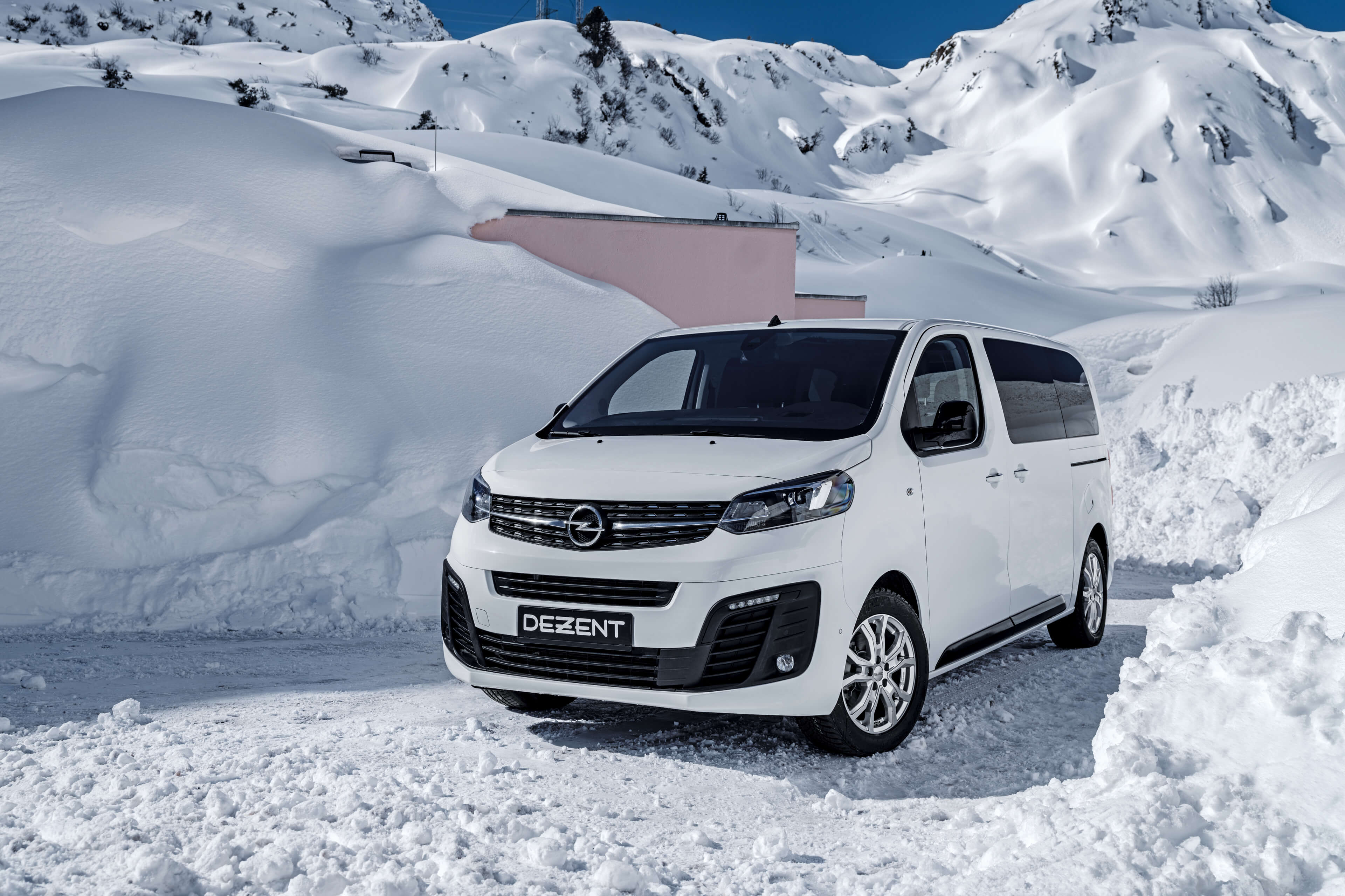 DEZENT TV silver OPEL Zafira Life frontal