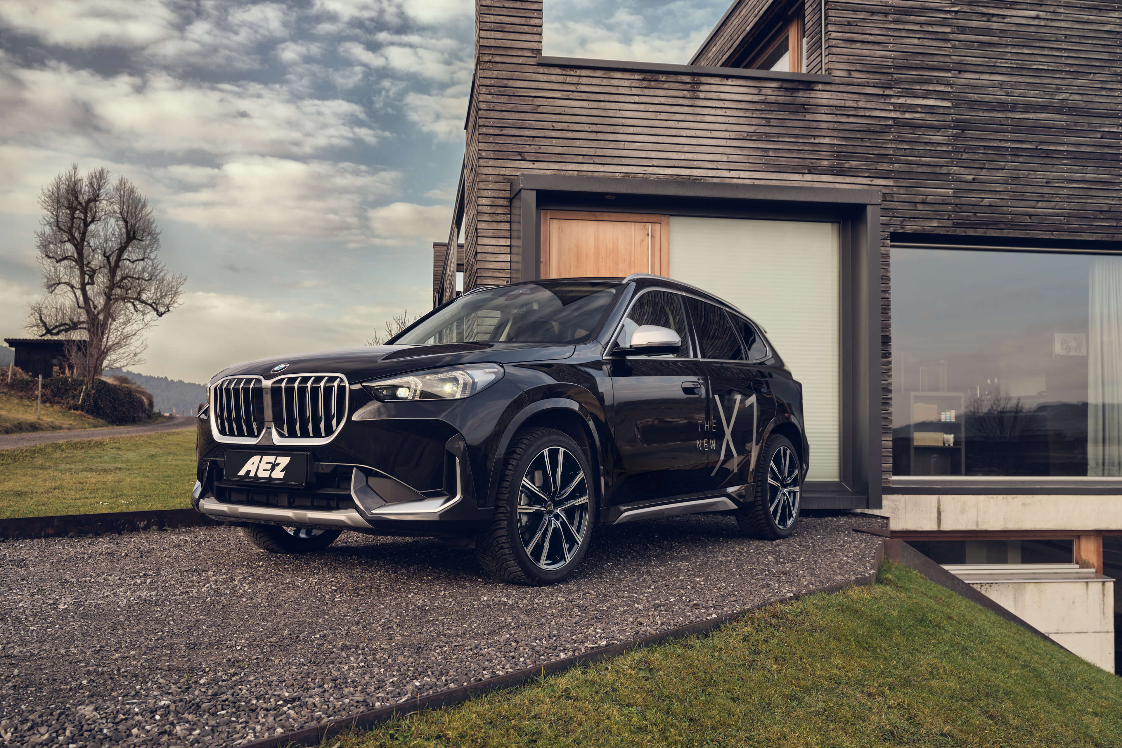 AEZ Montreal dark BMW X1 front