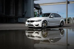 BMW M3 Med LND R10 03