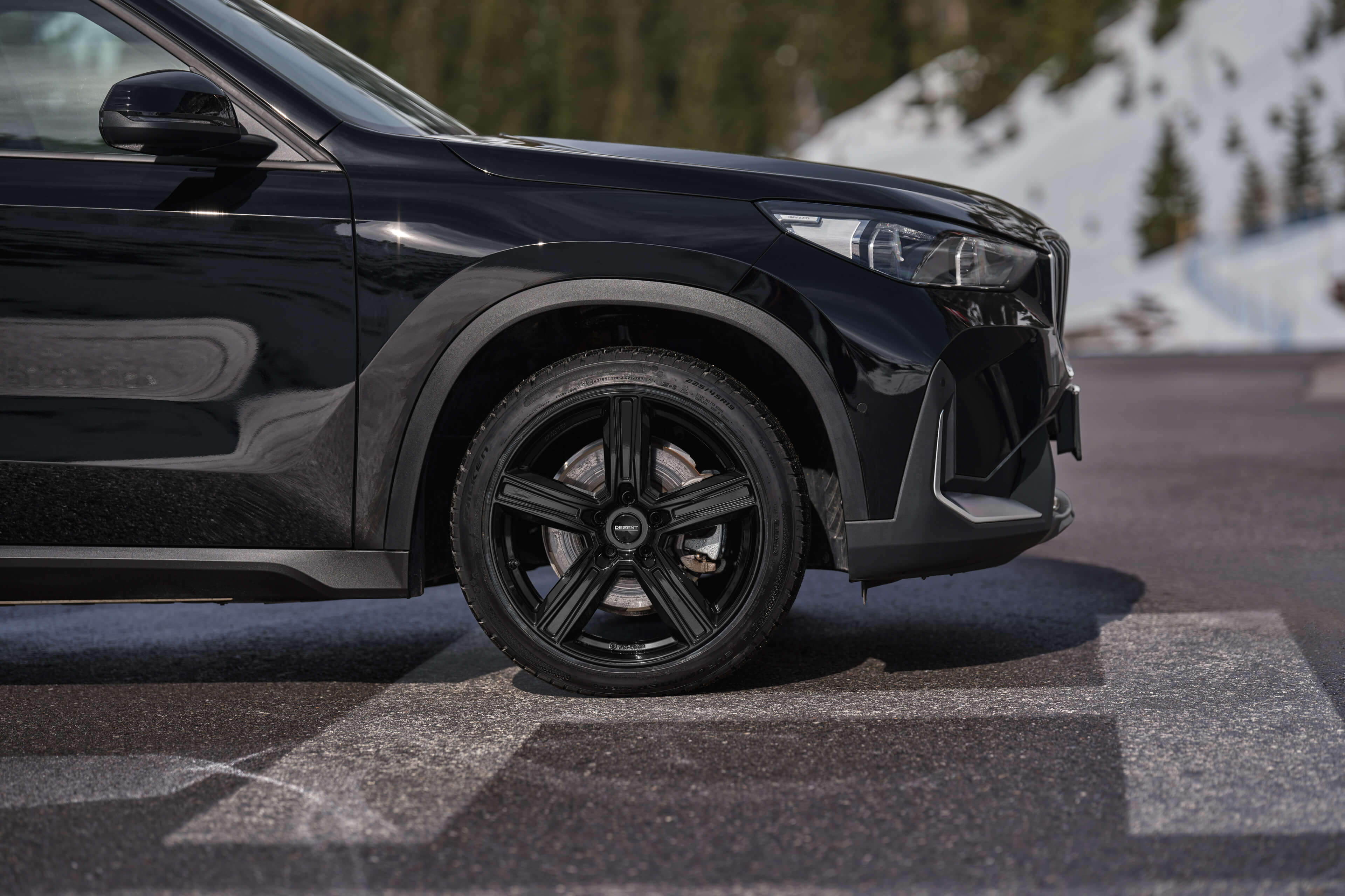 DEZENT KG Black BMW X5 Seite