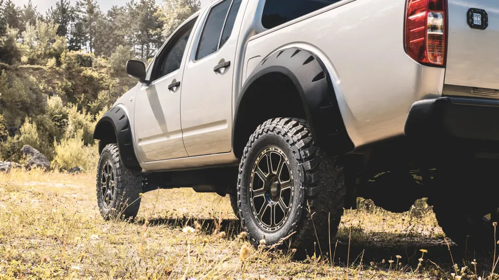 DOTZ Kalahari Black Nissan Navara Imagepic02