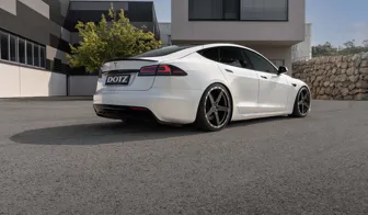 DOTZ MarinaBay dark Tesla Model S Plaid rear