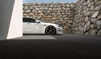 DOTZ Marinabay Dark Tesla Model S Plaid Imagepic03