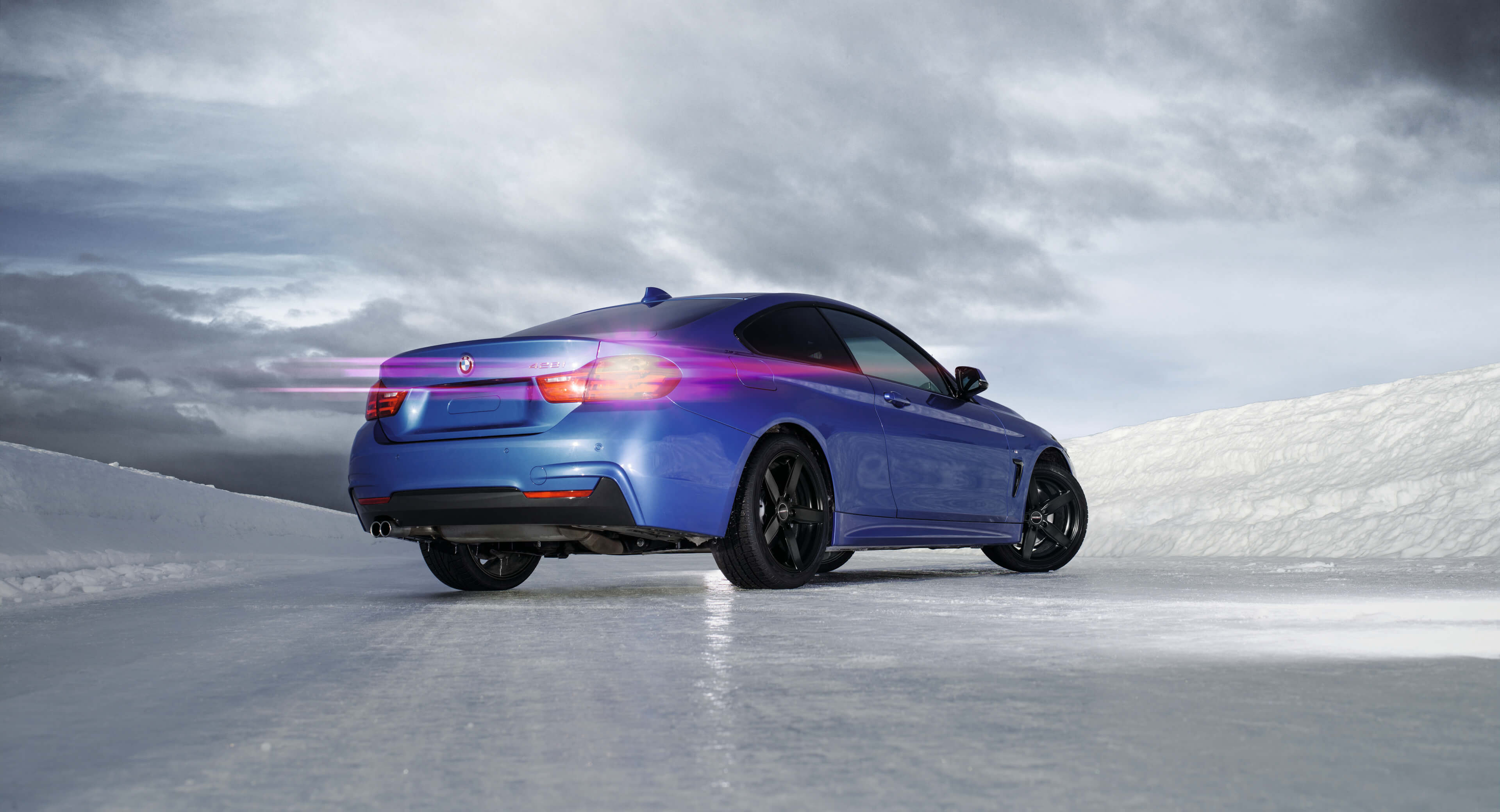 DEZENT TB dark BMW 4 Series rear