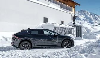 DEZENT AO black KIA EV6 Seite