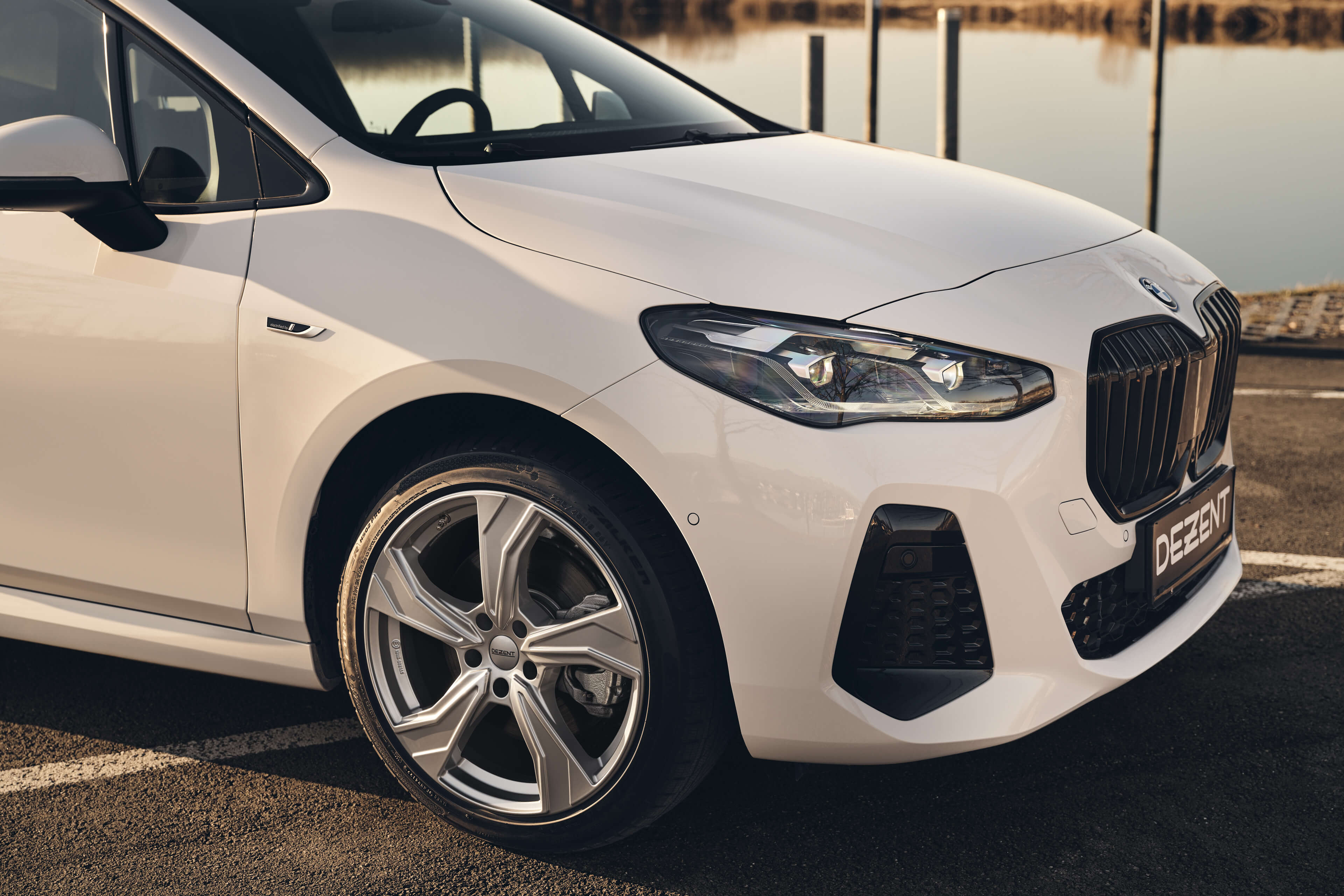 DEZENT KB silver BMW 2 Active Tourer Front