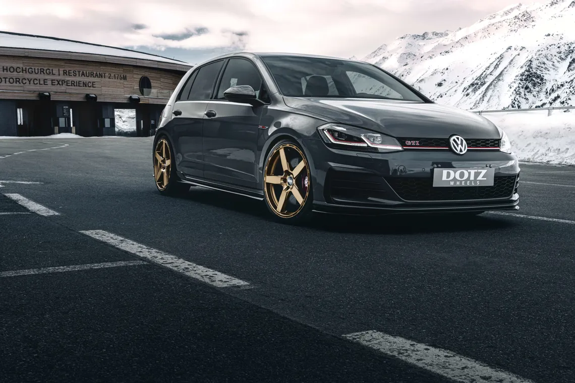 DOTZ MarinaBay bronze VW Golf GTI frontal