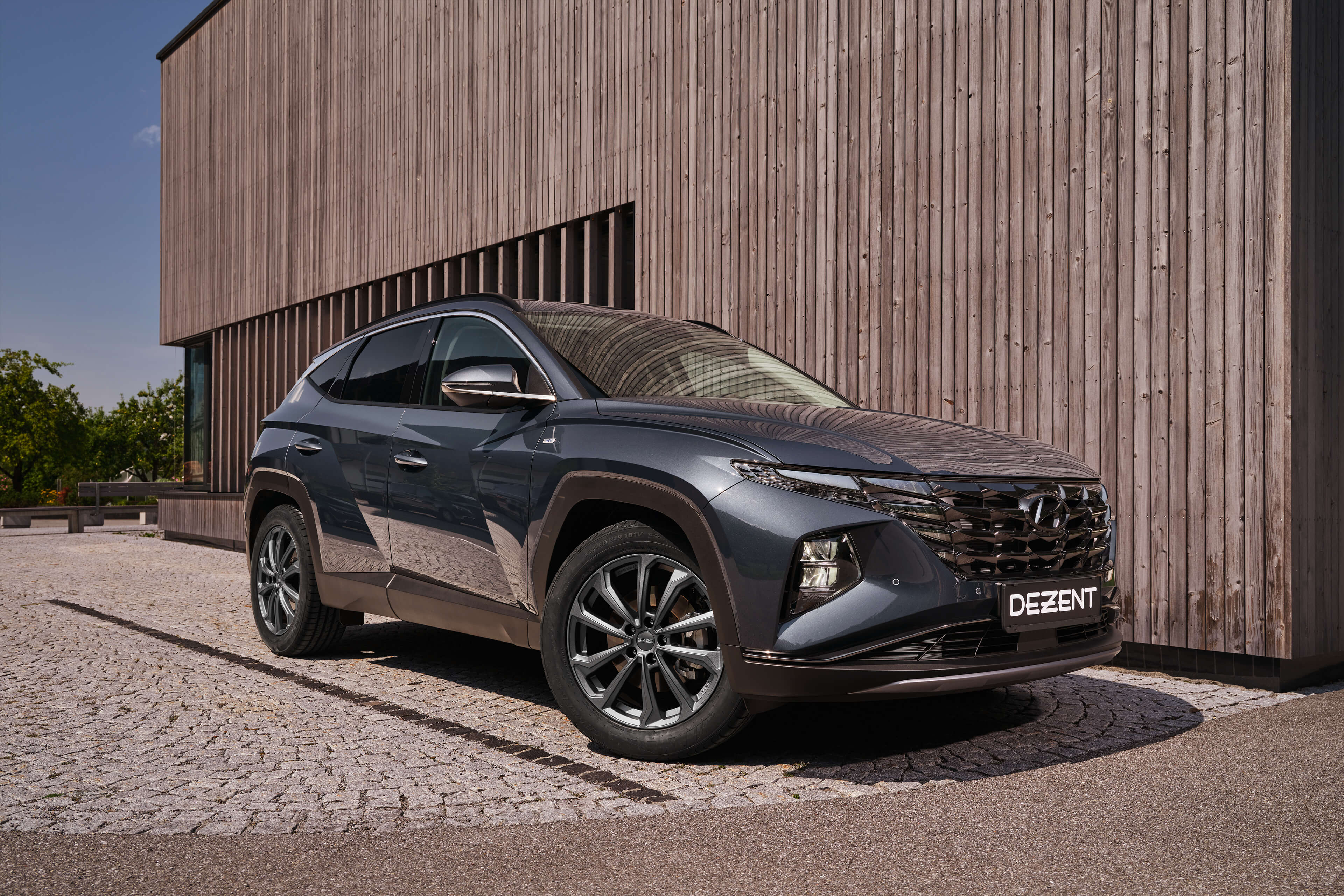 DEZENT KS graphite Hyundai Tucson front