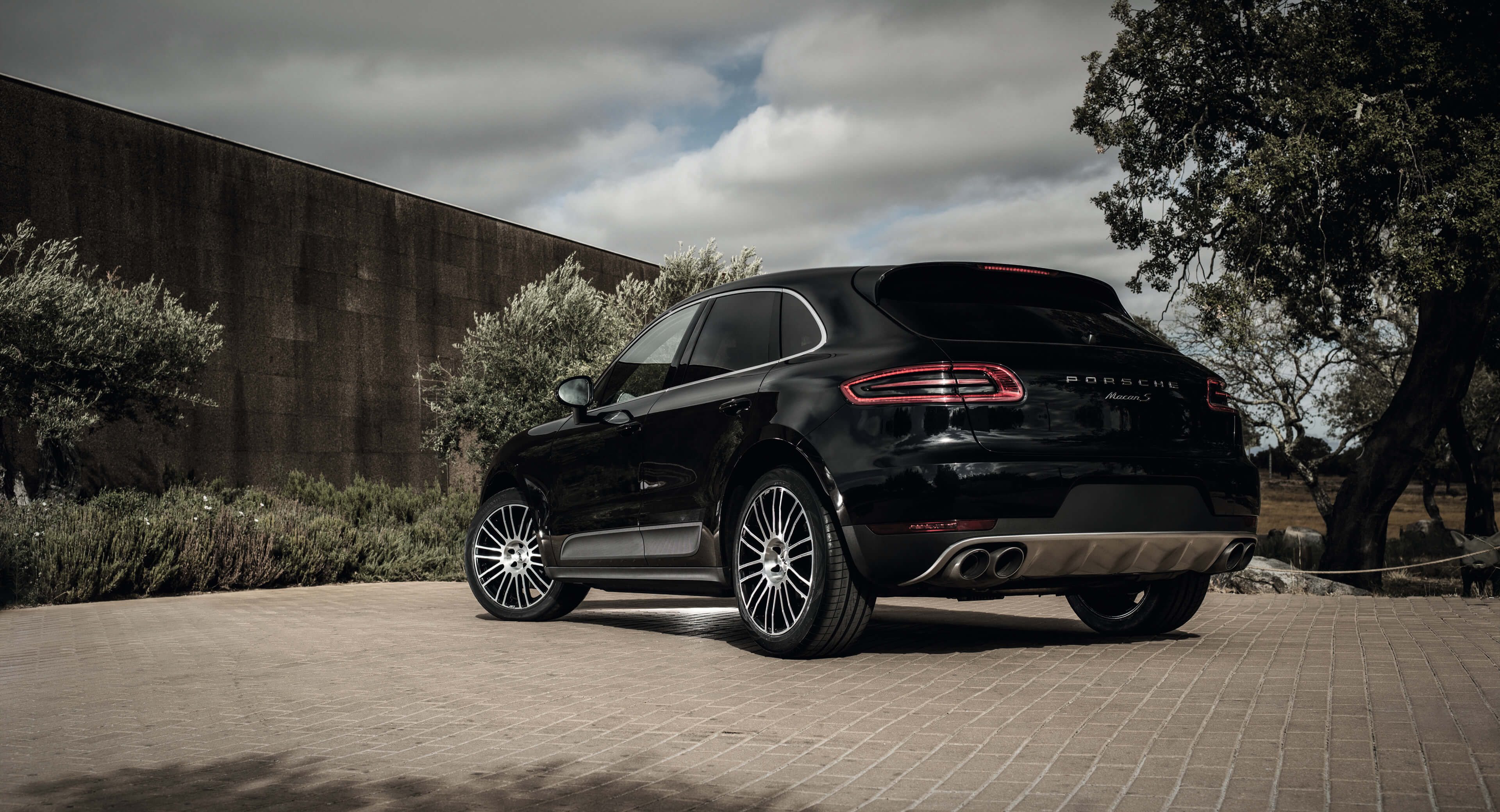 AEZ Strike multi-spoke alloy wheel Porsche Macan S premium-SUV