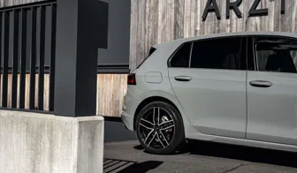 DEZENT TR dark Golf8 Heck