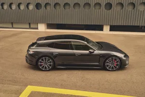 AEZ Alaska dark Porsche Taycan GTS side summer