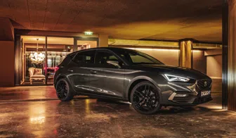 DEZENT TR black Seat Leon Seite