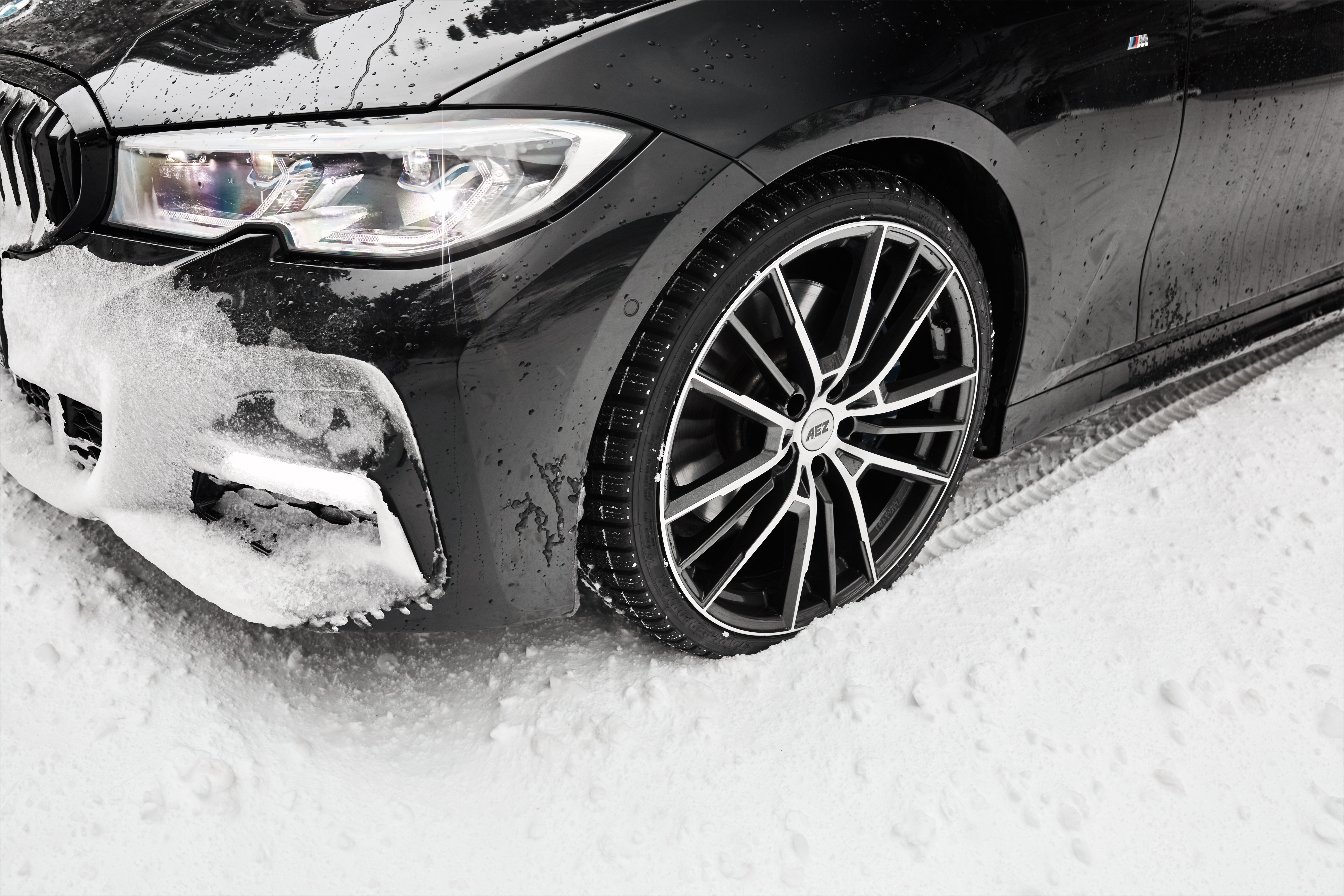 BMW 3-serie med svarta/polerade fälgar AEZ Kaiman dark från OCL Brorssons fälgspecialisten