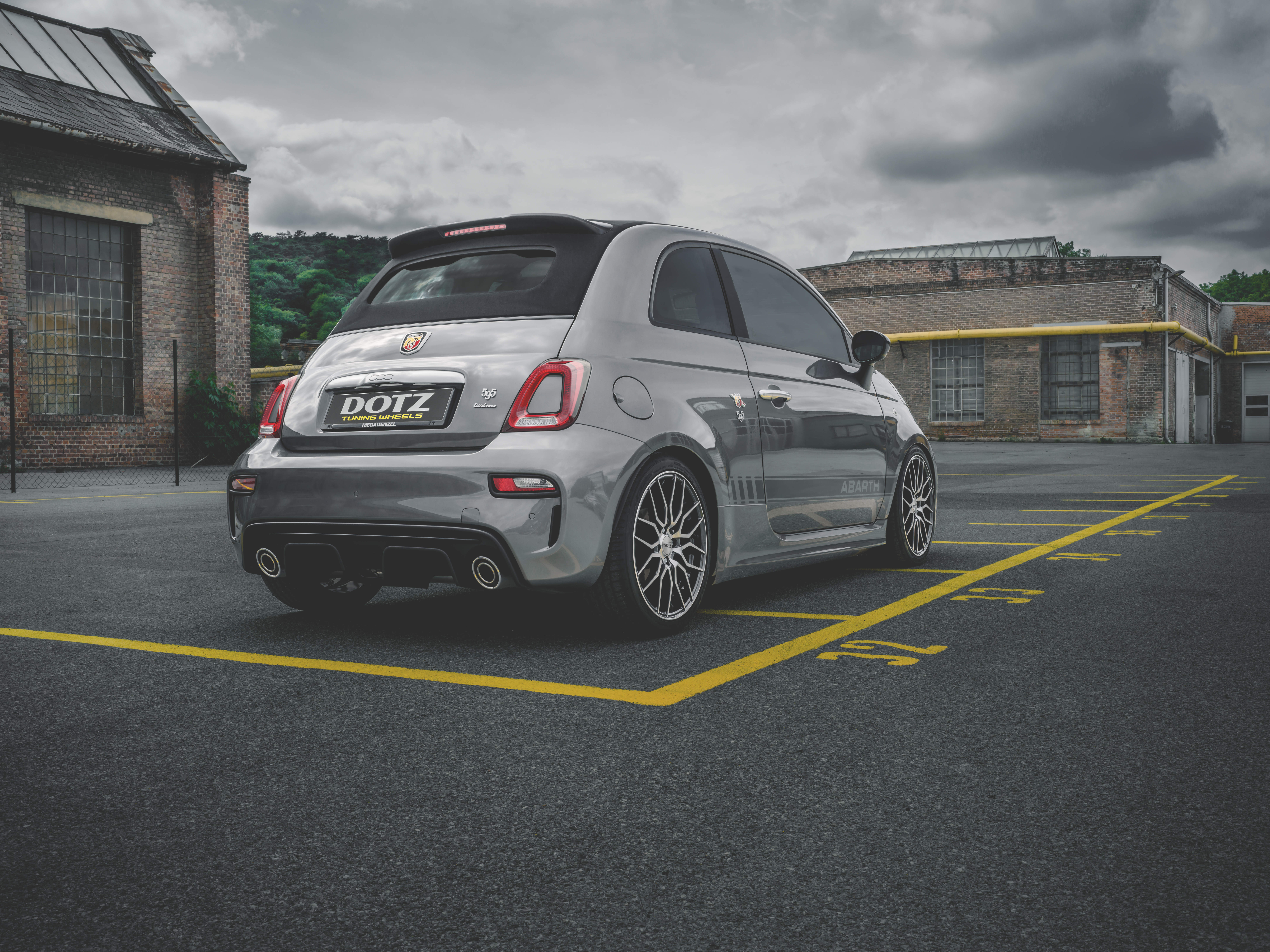 DOTZ Limerock Dark Fiat500 Abarth Imagepic01