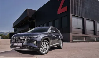 DEZENT KS silver Hyundai Tucson Front