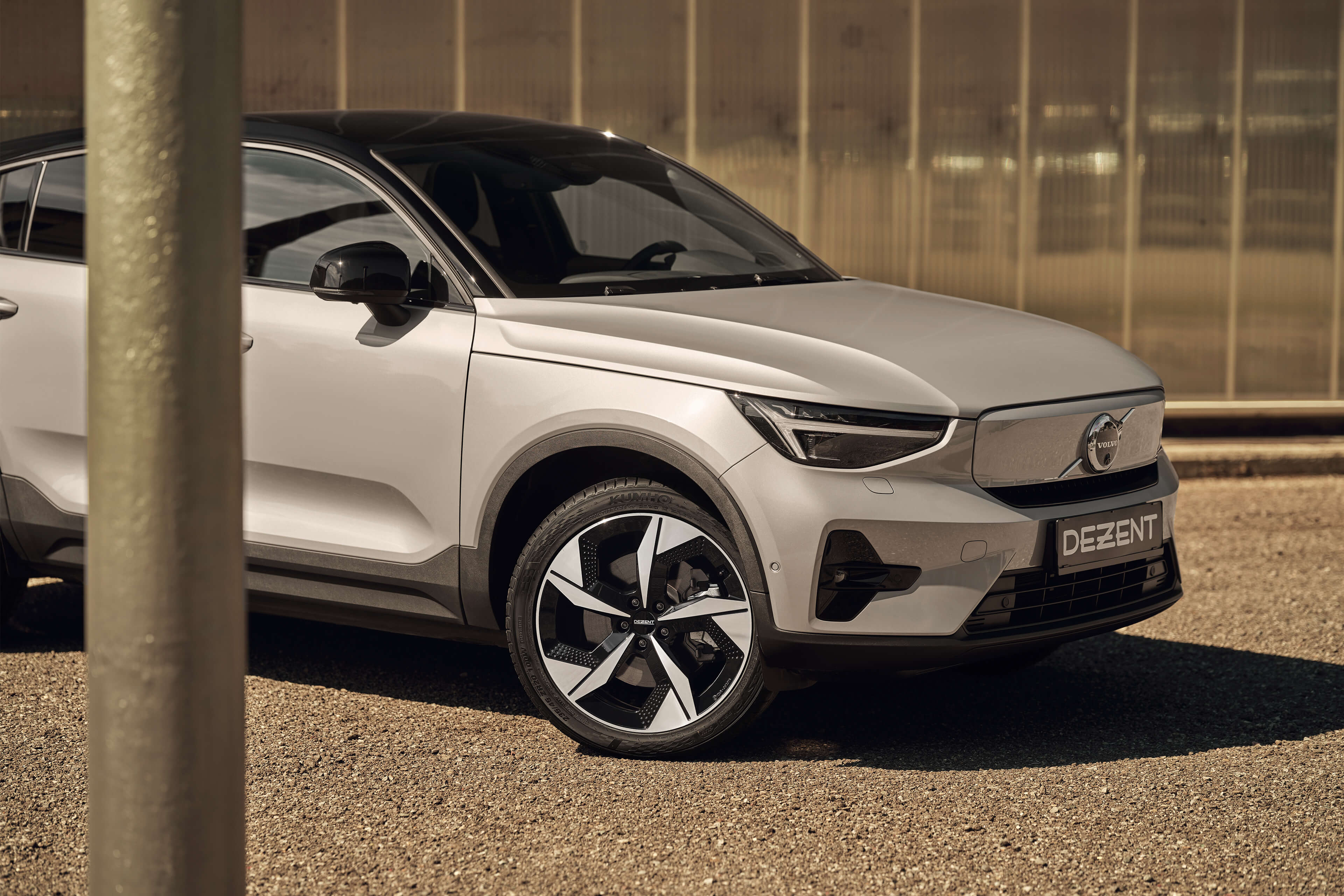 DEZENT AO dark Volvo C40 front