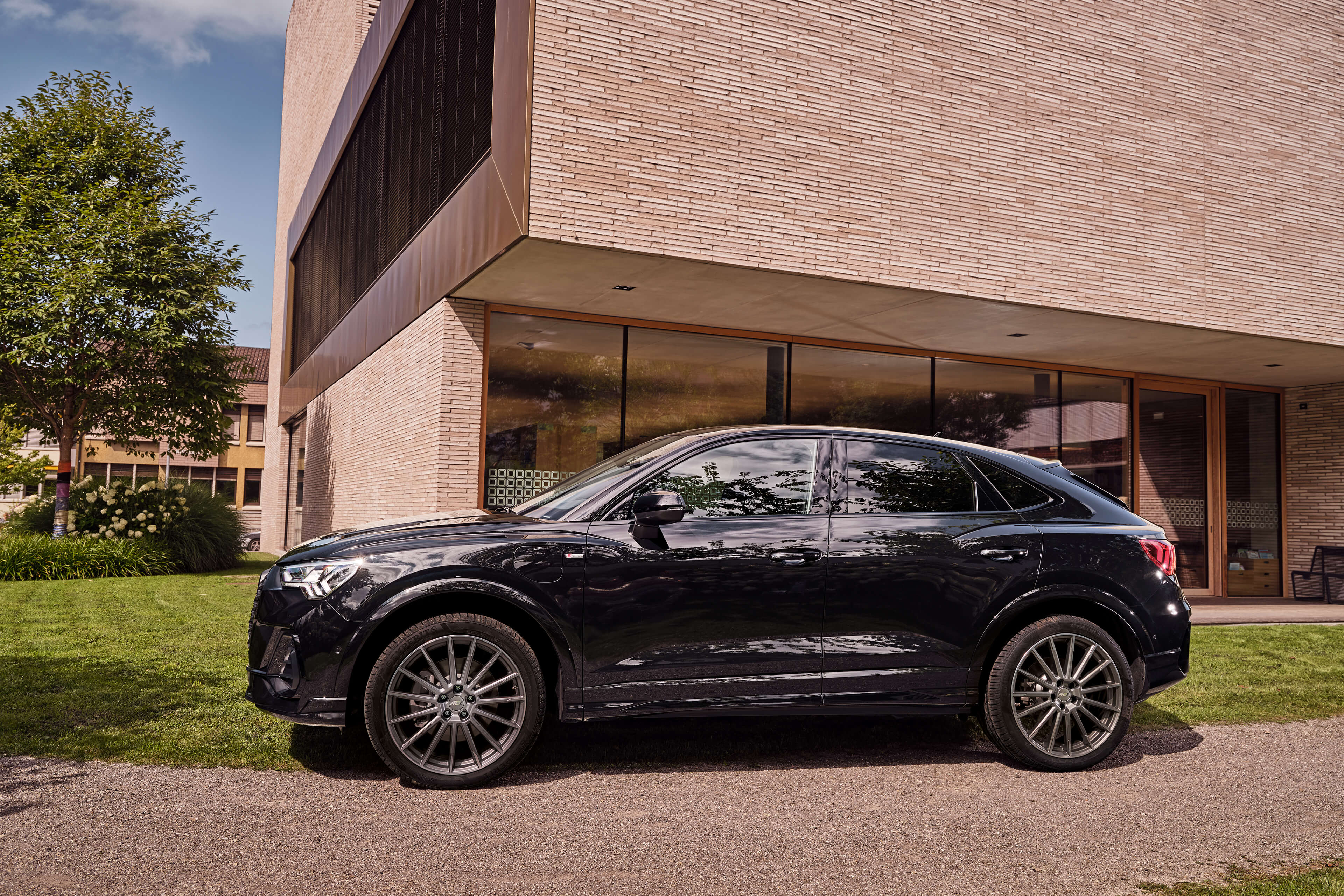 AEZ Atlanta titan Audi Q3 Seite