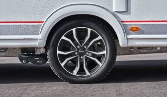 DEZENT TV-Trailer dark Caravan detail