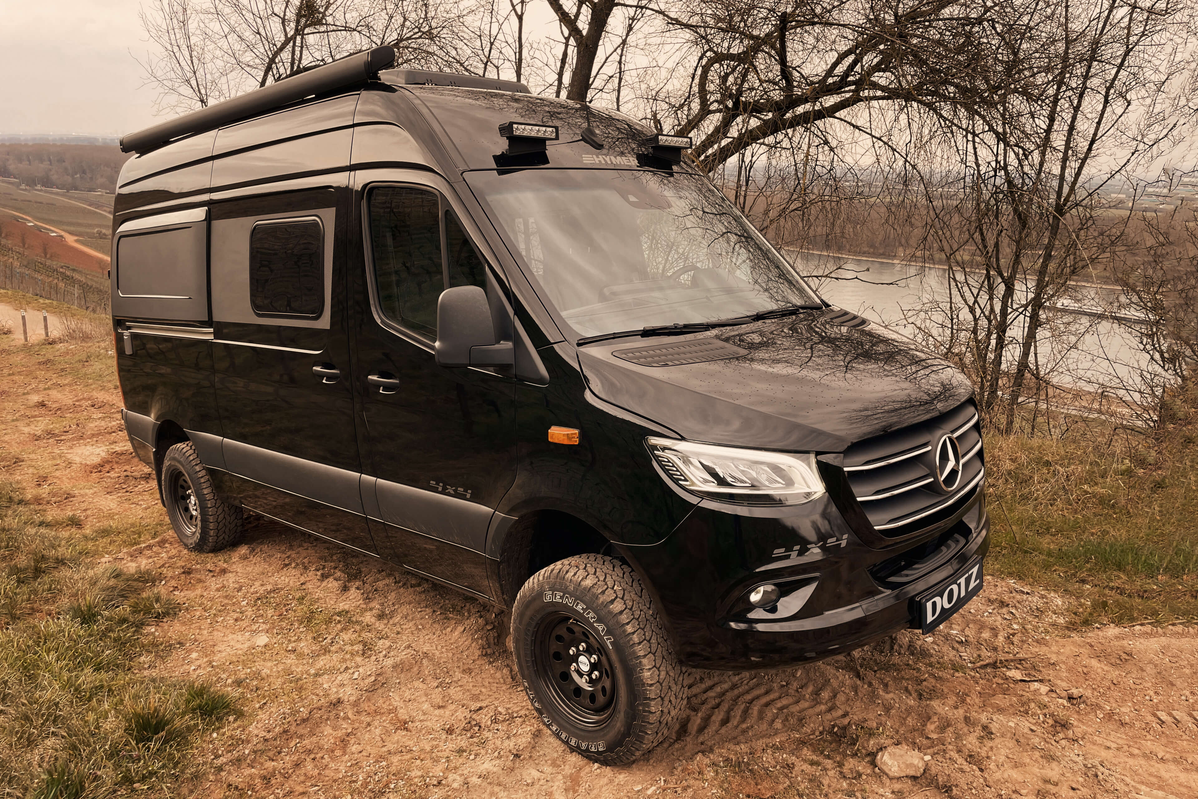 DOTZ 4x4 Modular dark Mercedes Sprinter GCS 